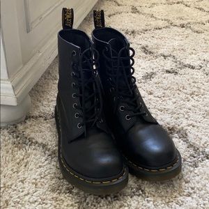 1460 Smooth Dr. Martens